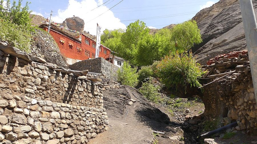 B&ouml;n-Kloster in Lupra - Nepal - Mustang 2024 - Land und Leute