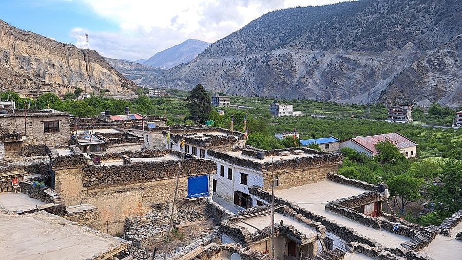 Blick &uuml;ber Marpha - Nepal - Mustang 2024 - Land und Leute
