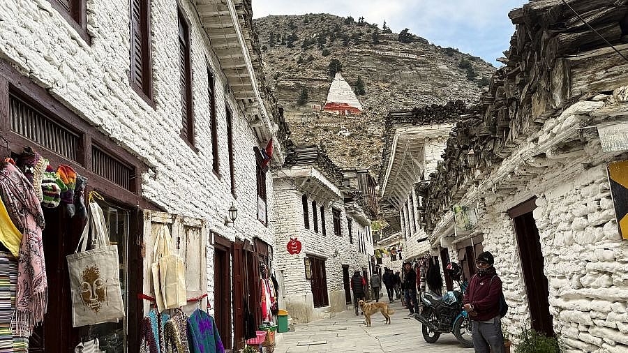 In den Gassen von Marpha - Nepal - Mustang 2024 - Land und Leute