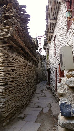 Enge Gasse in Marpha - Nepal - Mustang 2024 - Land und Leute