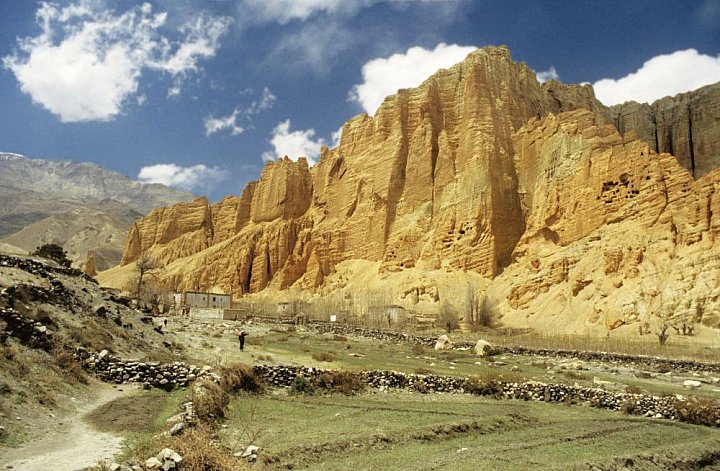 Die roten Felsen von Tramar - Nepal - Mustang - verbotenes K&ouml;nigreich 1993 & 97
