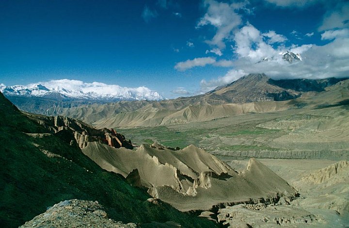 Bizarre Sandsteinformation in Mustang - Nepal - Mustang - verbotenes K&ouml;nigreich 1993 & 97