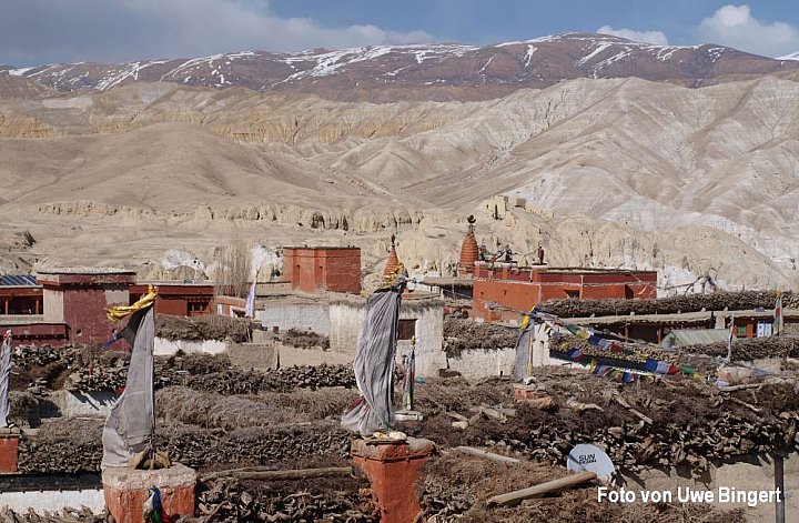 Blick &uuml;ber die D&auml;cher von Lo Manthang - Nepal - Mustang - verbotenes K&ouml;nigreich 1993 & 97