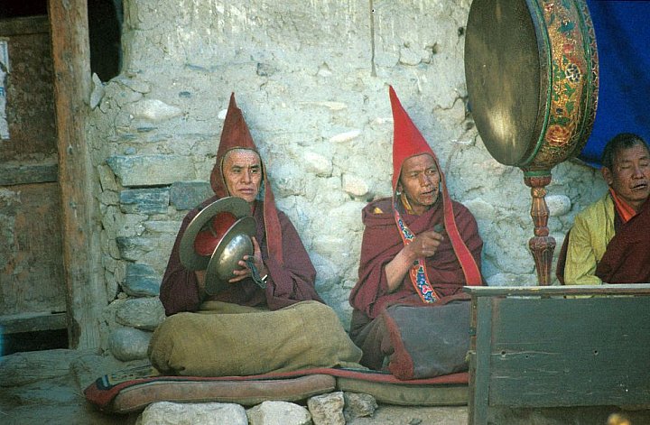 Buddhistische Cham-Musik beim Tigi-Fest - Nepal - Mustang - verbotenes K&ouml;nigreich 1993 & 97