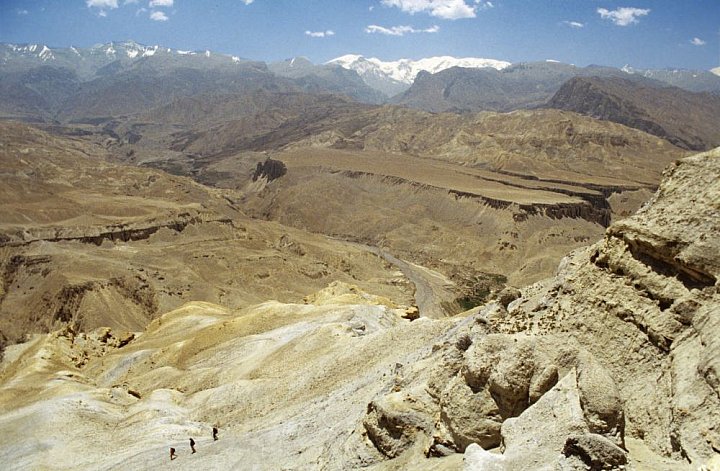 Weiter Blick zwischen Lo Manthang und Yara - Nepal - Mustang - verbotenes K&ouml;nigreich 1993 & 97