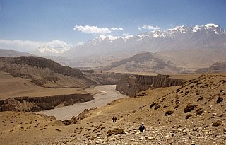 Blick &uuml;ber das Kali Gandaki-Tal in Mustang - Nepal - Mustang - verbotenes K&ouml;nigreich 1993 & 97