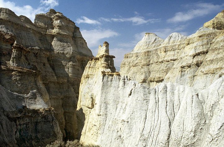 Sandsteinformationen in Upper Mustang - Nepal - Mustang - verbotenes K&ouml;nigreich 1993 & 97