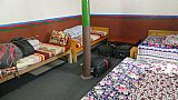 Vierbettzimmer im Lumbini G&auml;stehaus - Nepal Mustang 2024 - Essen und Schlafen