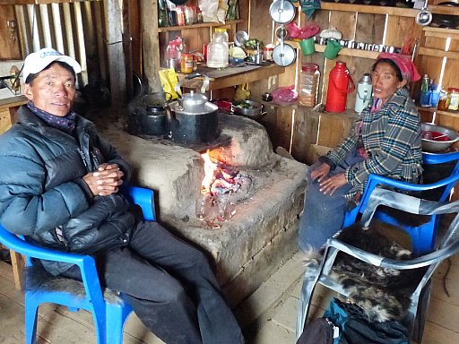 2014 - Nagthali Super View Guesthouse - Aufenthaltsraum - Helambu & Langtang - Essen & Schlafen