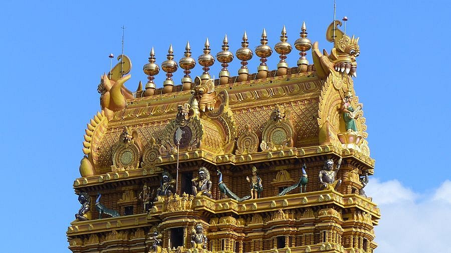 Spitze des Tempelturms des Kandaswami Kovil Tempel - Sri Lanka - Sehensw&uuml;rdigkeiten