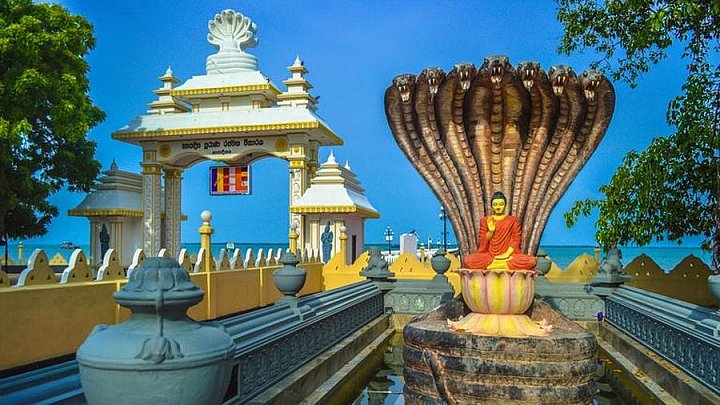 Naga-K&ouml;nig Muculinda besch&uuml;tzt den erleuchteten Buddha - Sri Lanka - Sehensw&uuml;rdigkeiten