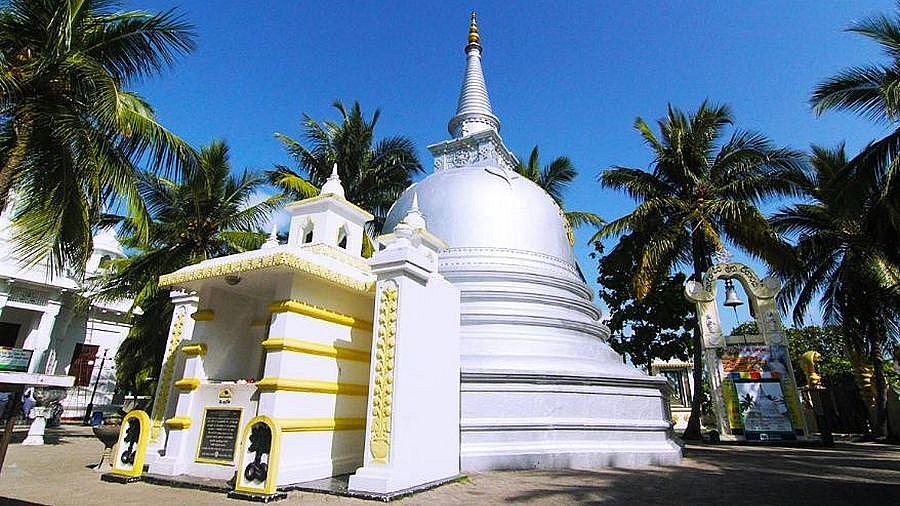 Silbern bemalte Rajayatana-Stupa - Sri Lanka - Sehensw&uuml;rdigkeiten