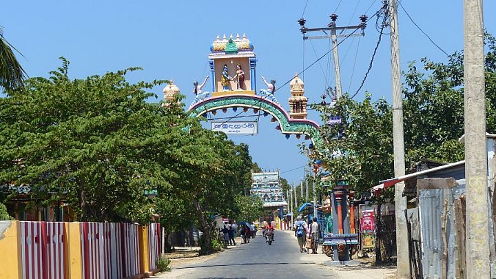Tor zum Nagarpooshani Amman Kovil-Tempel - Sri Lanka - Sehensw&uuml;rdigkeiten