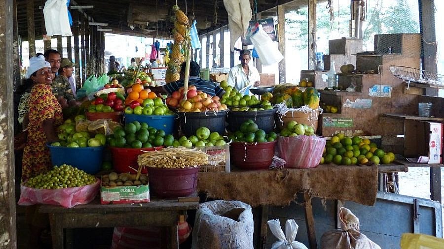 Obststand in der Markthalle - Sri Lanka - Land und Leute