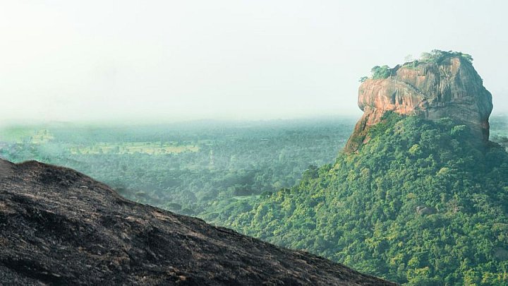 Blick auf Sigiriya vom Pidurangala Rock - Sri Lanka - Sehensw&uuml;rdigkeiten