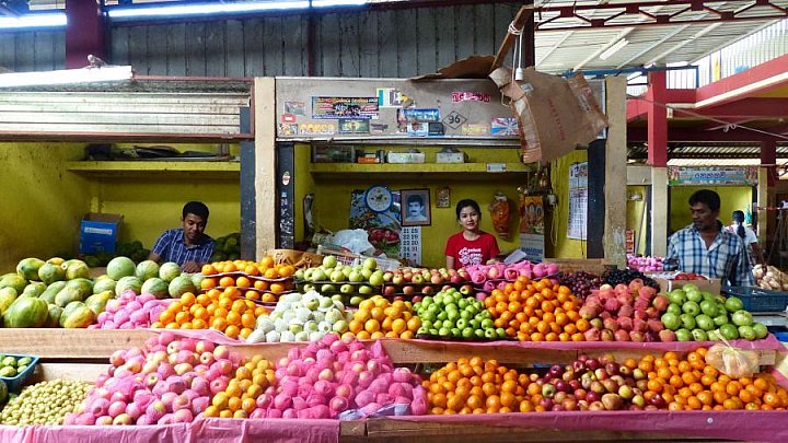 Farbenpracht am Obststand - Sri Lanka - Land und Leute