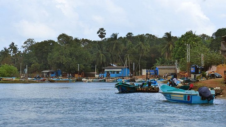 Ullaikkali-Lagunen-Kanal - Sri Lanka - Land und Leute