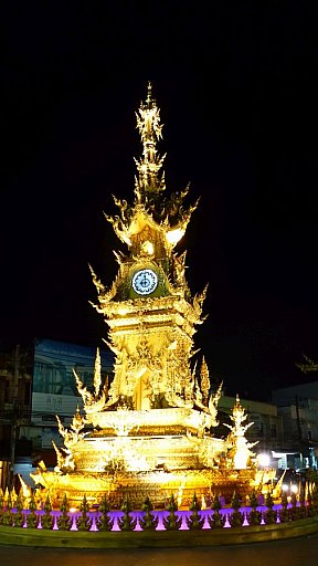 Clocktower in Chiang Rai am Abend - Nordthailand