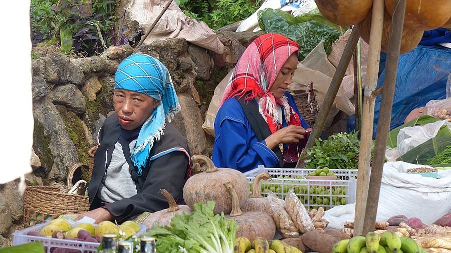 Marktfrauen auf dem Bergv&ouml;lker-Markt in Nordthailand - Nordthailand
