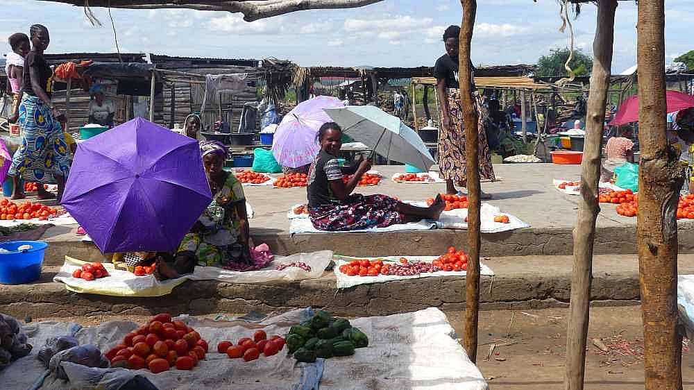 Marktfrauen in Butiaba am Albertsee - Uganda - Land und Leute