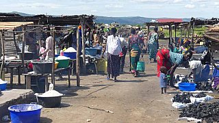 Markt in Butiaba am Albertsee - Uganda - Land und Leute