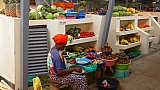 &Uuml;berdachter Bazar in Entebbe - Uganda - Land und Leute