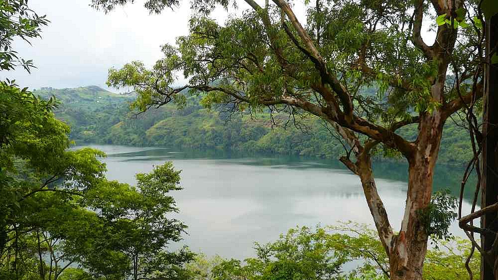 Idylle pur bei den Kasenda Kraterseen - Uganda - Landschaft