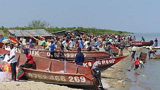Fischerboote in Rwenhama am Lake Edward - Uganda - Land und Leute