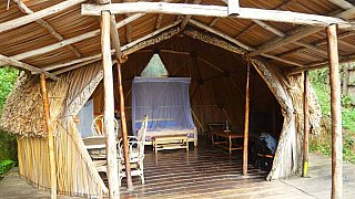 G-Dome-Zimmer in der Byoona Amagara Lodge - Uganda - Schlafen und Essen