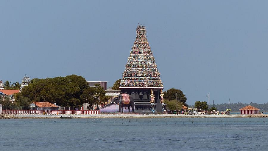 Raja Raja Gopuram auf der Insel Nagadeepa - Sri Lanka - Sehenswürdigkeiten