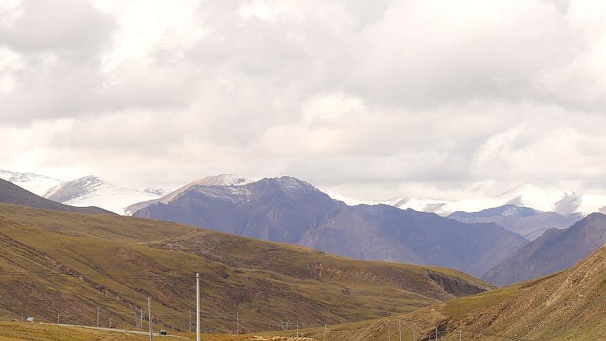 Fernsicht in Richtung Himalaya - Zentral-Tibet: Landschaft