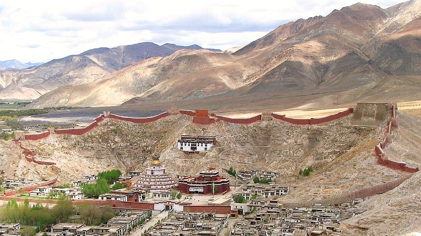 Blick vom Gyantse Dzong - Zentral-Tibet: Sehenswürdigkeiten