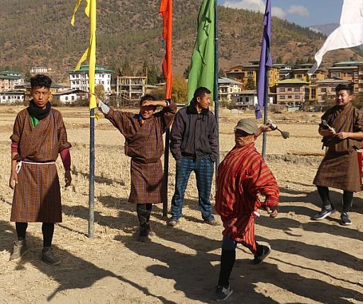 Dart-Wettkampf - Paro - Haa: Land und Leute