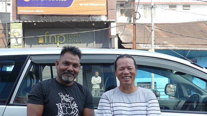 Guide Michi und Fahrer Lalan - IND-Blog-Bilder