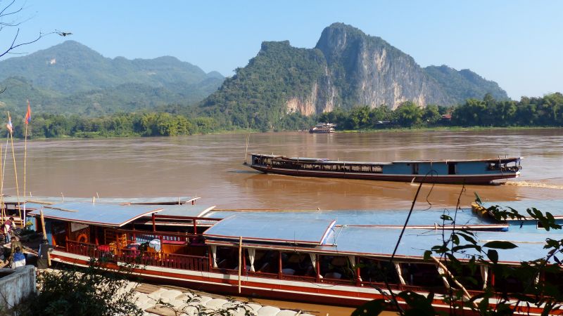 Laos13 Mekong River near Pak Ou Hhlen 800x450